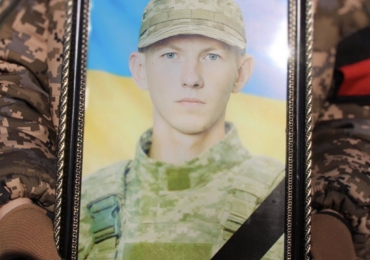 НЕТІШИНСЬКА ГРОМАДА ПРОЩАЛАСЯ ІЗ ЗАХИСНИКОМ